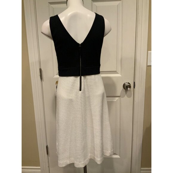 Maeve Black V-Neck & White Textured Skirt Dress Size 6 - Picture 5 of 7